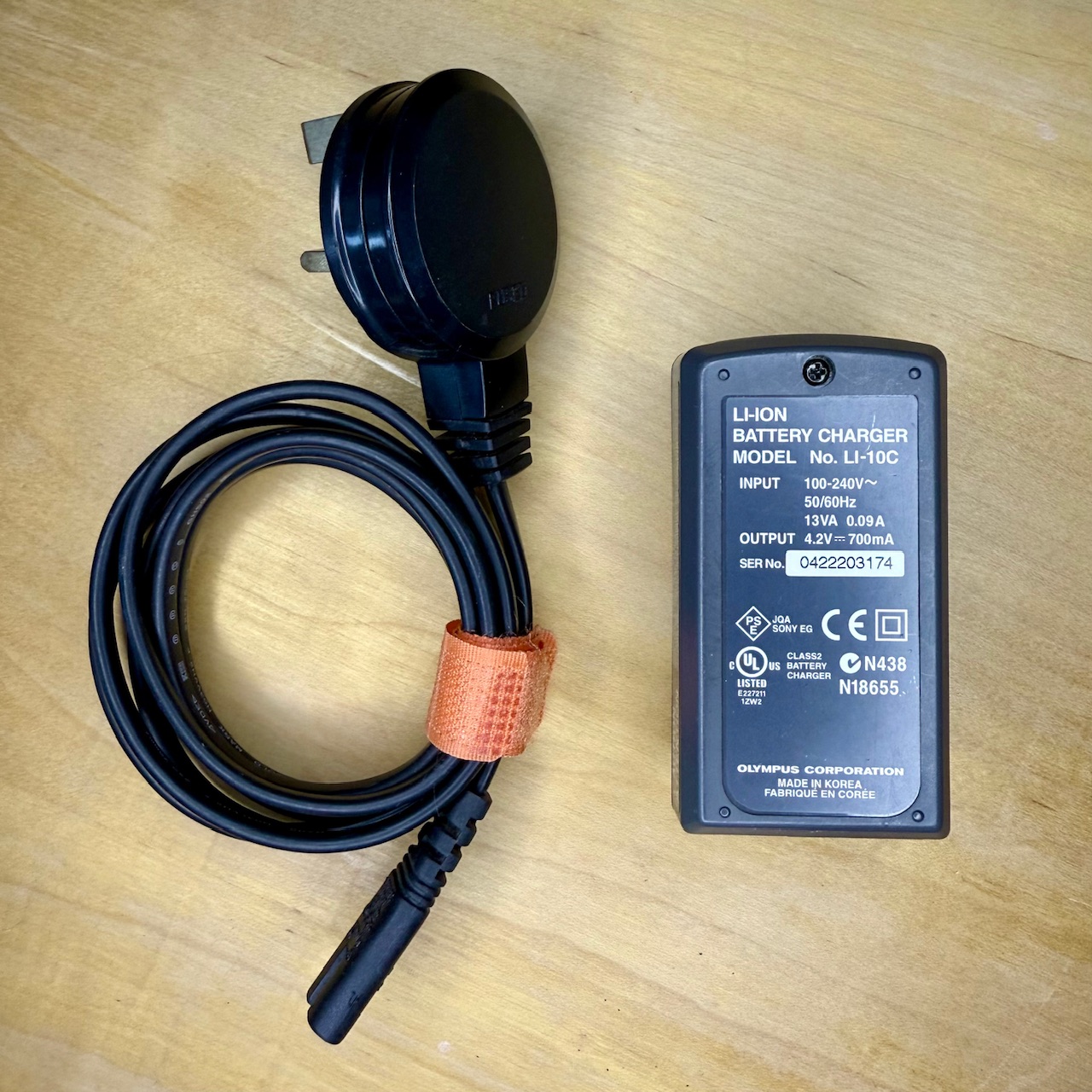 Olympus LI-10C Li-ion Battery Charger - Image 2