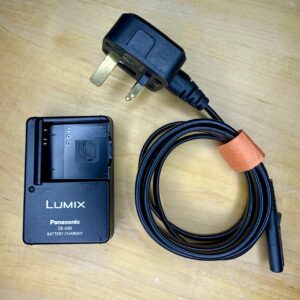 Lumix Panasonic DE-A60 Battery Charger